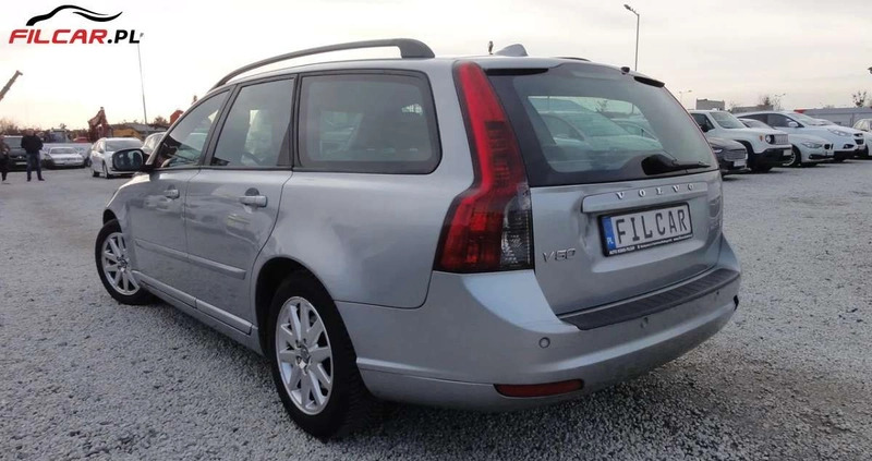 Volvo V50 cena 15000 przebieg: 200000, rok produkcji 2008 z Ujście małe 191